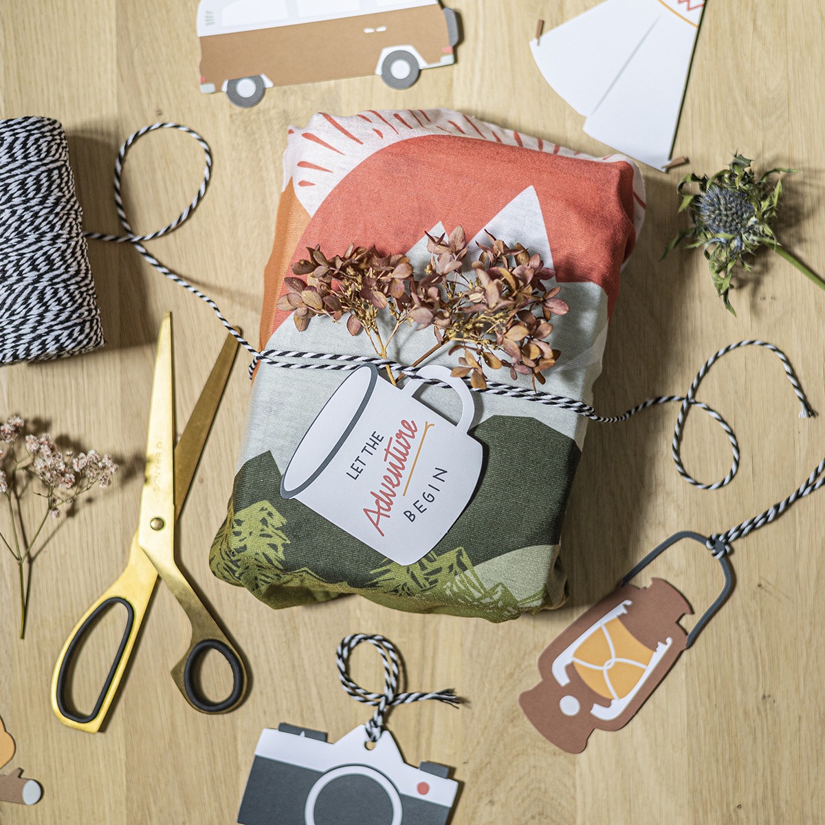 Gift tag adventure set