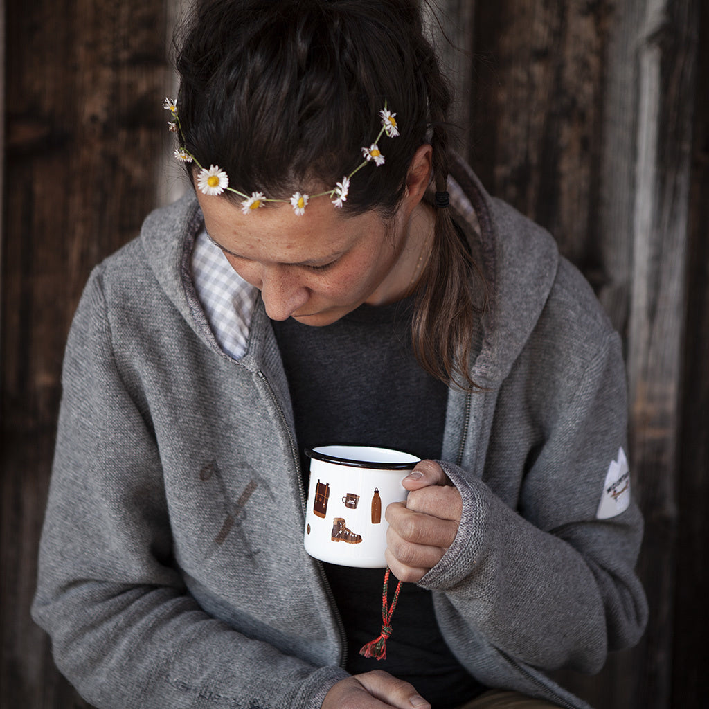 Enamel cup summiteer