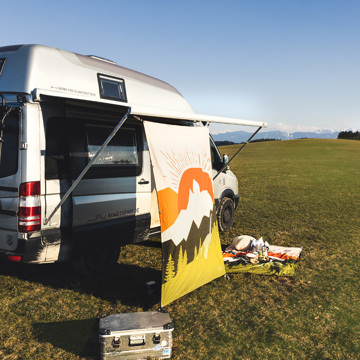 Campingdecke Adventure awaits